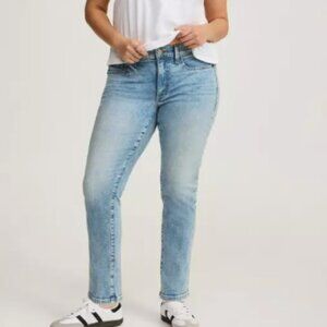 NWOT Torrid Perfect Boyfriend Ankle Vintage Jean